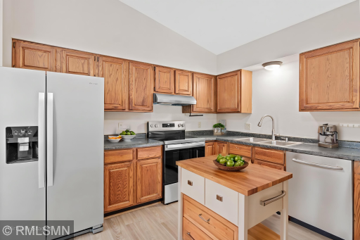 451-Hunter-Hill-Rd-11 - Kitchen - Standard - 1.jpg