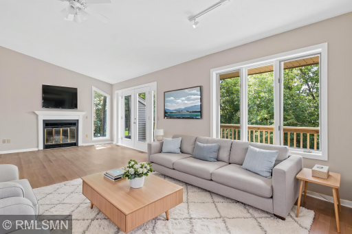 451-Hunter-Hill-Rd-5 - Living Room - Standard - 1.jpg