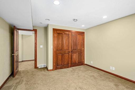 2827 Parkwood Lane, Duluth, MN 55811