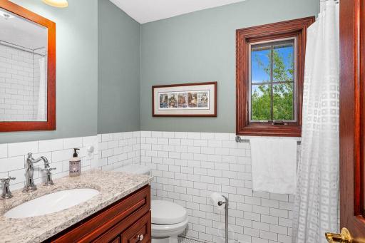 2827 Parkwood Lane, Duluth, MN 55811
