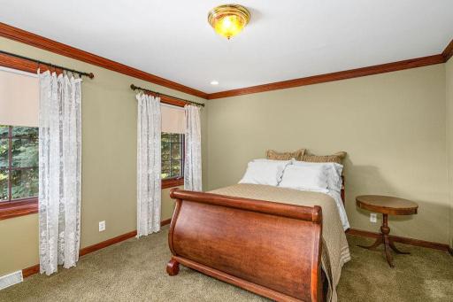 2827 Parkwood Lane, Duluth, MN 55811