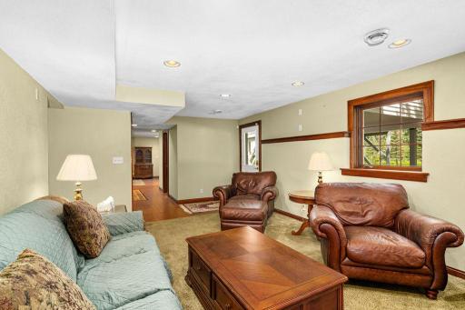 2827 Parkwood Lane, Duluth, MN 55811