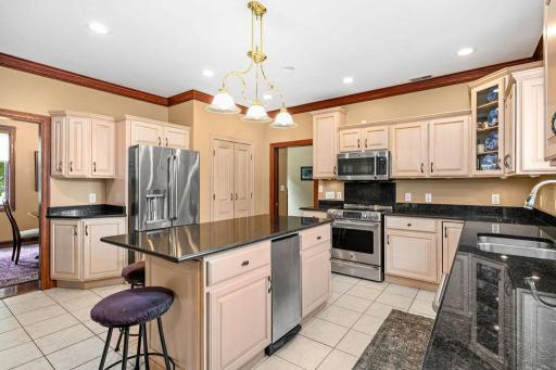 2827 Parkwood Lane, Duluth, MN 55811
