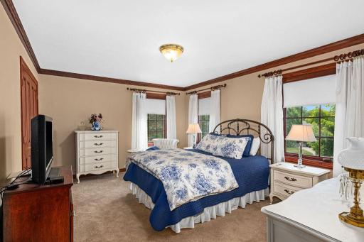 2827 Parkwood Lane, Duluth, MN 55811