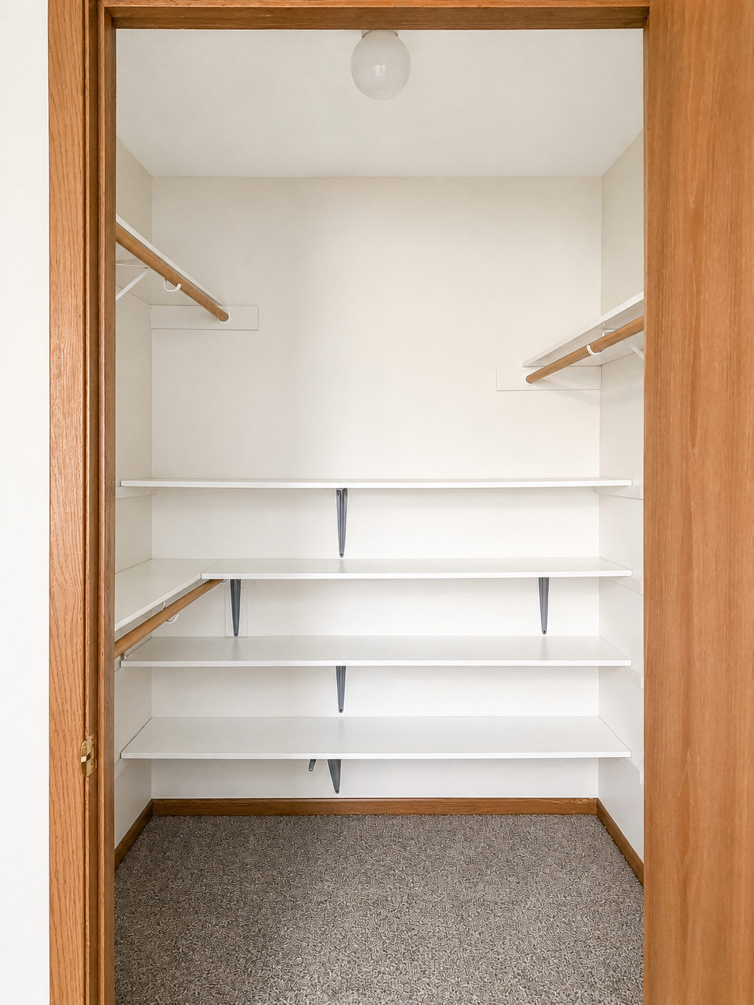 Bedroom 1 Closet.png