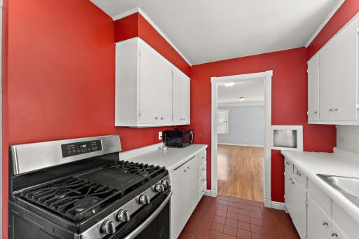 Gas Stove, too