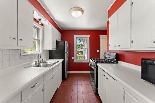 Kitchen facing Mudroom Entry
