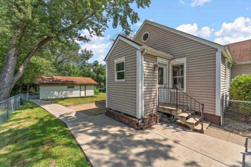 Mudroom Entrance for Extra Space and Storage