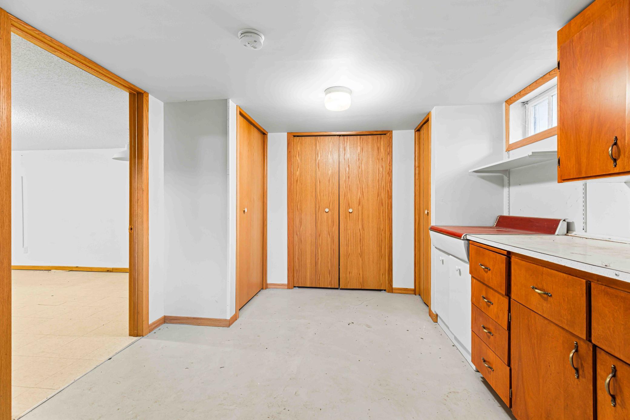 1624 S 4th St Moorhead-22.jpg