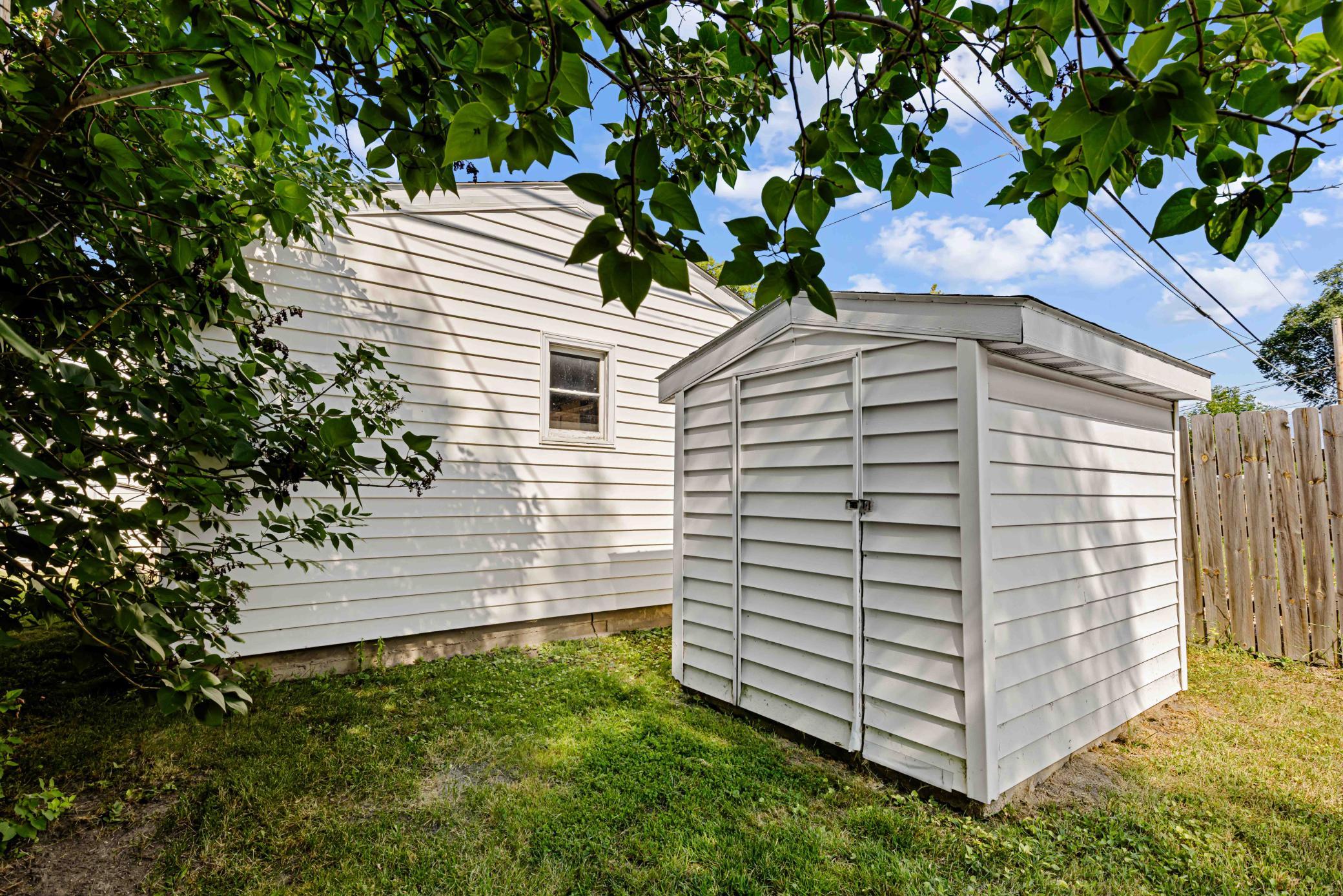 1624 S 4th St Moorhead-6.jpg
