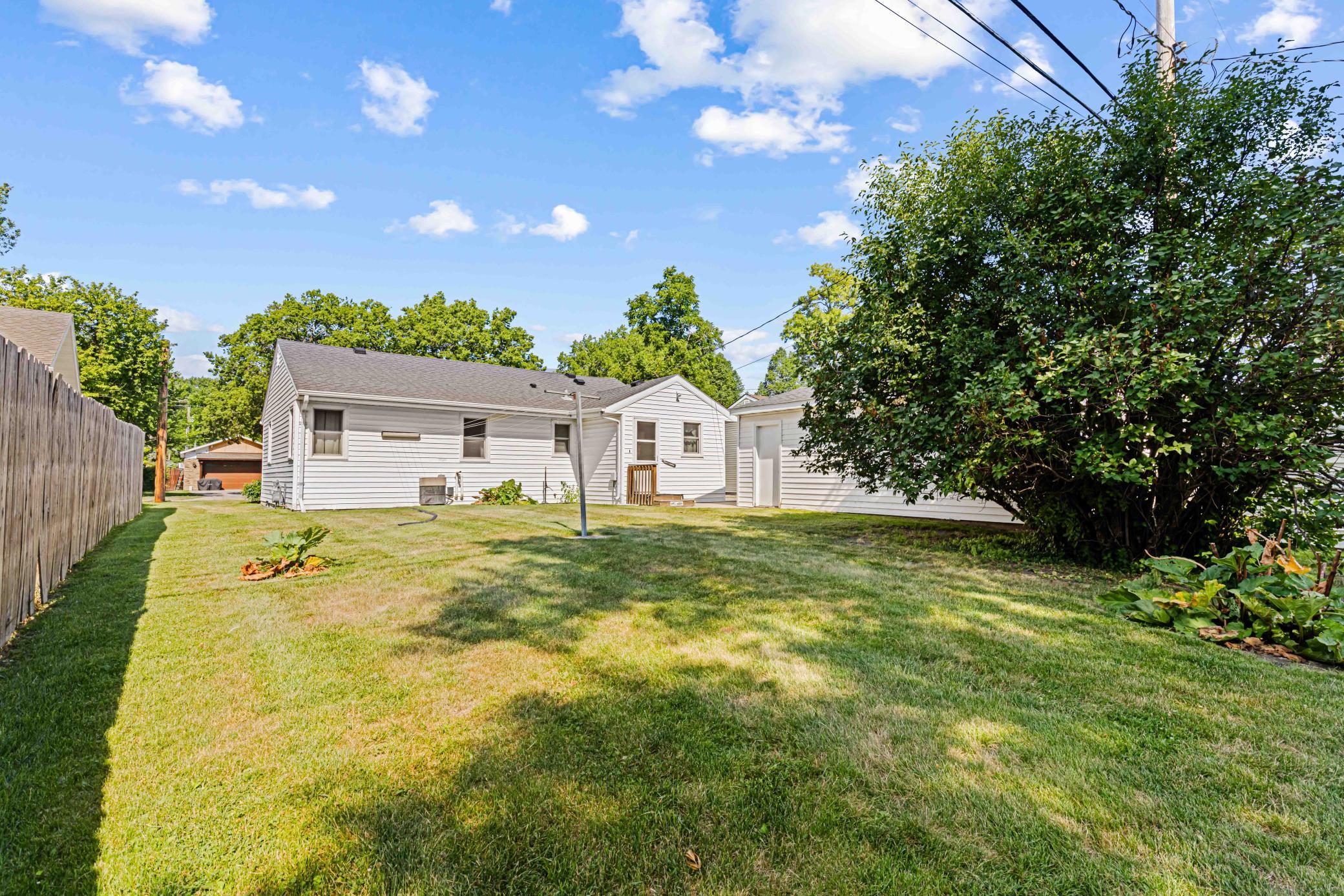 1624 S 4th St Moorhead-4.jpg