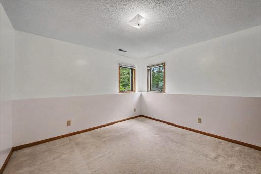 2522 S Windsor Lane, Woodbury, MN 55125