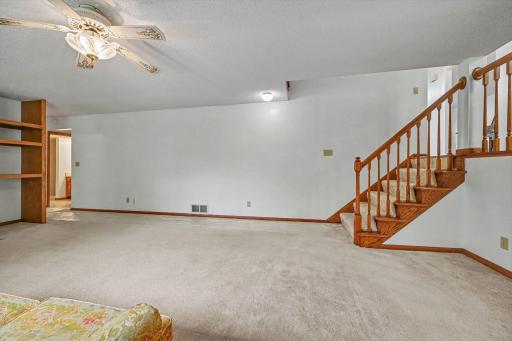 2522 S Windsor Lane, Woodbury, MN 55125