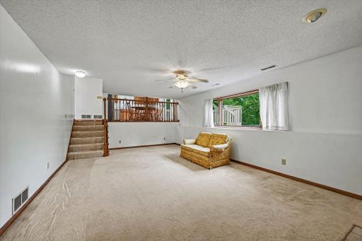 2522 S Windsor Lane, Woodbury, MN 55125