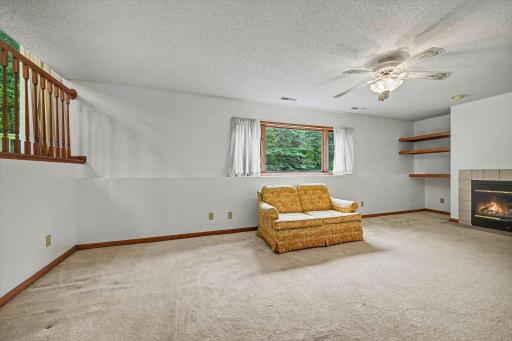 2522 S Windsor Lane, Woodbury, MN 55125