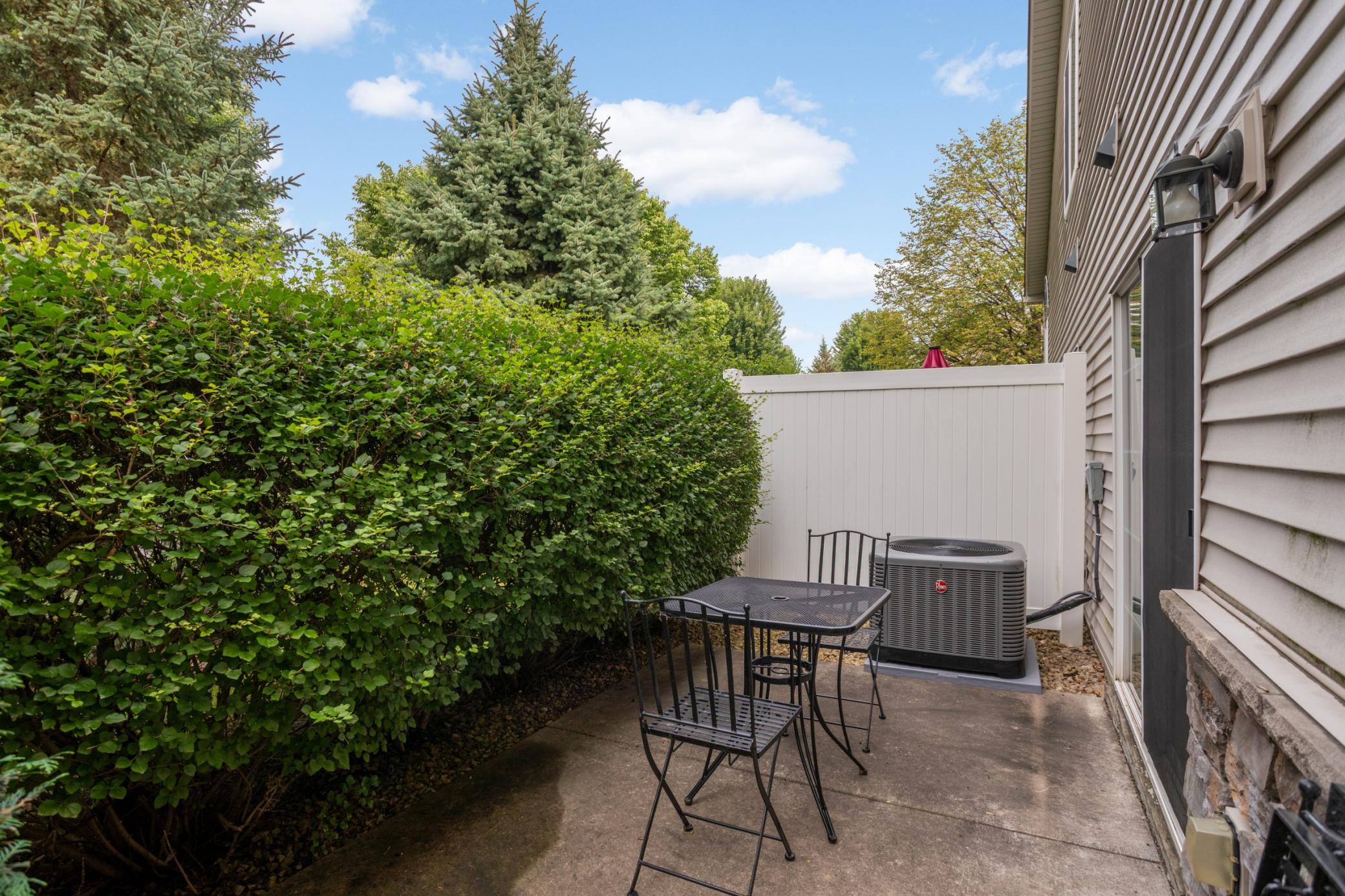Private side patio