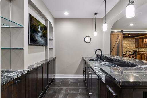 655 Shawnee Woods Road, Medina, MN 55340