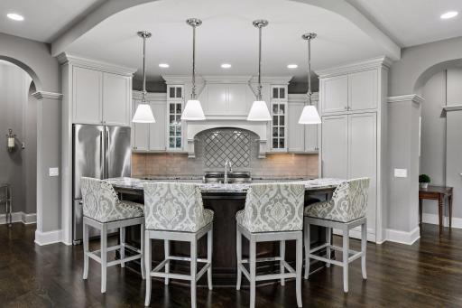 655 Shawnee Woods Road, Medina, MN 55340