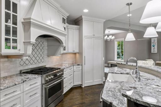 655 Shawnee Woods Road, Medina, MN 55340
