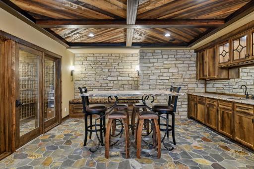 655 Shawnee Woods Road, Medina, MN 55340