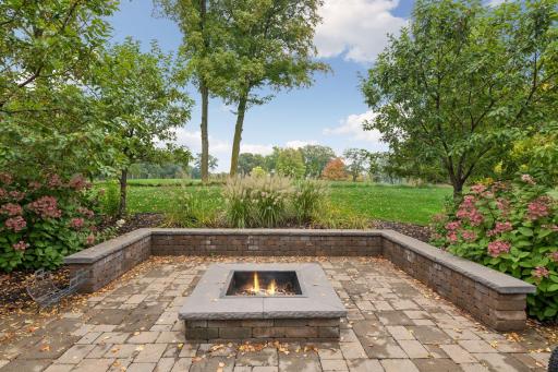 655 Shawnee Woods Road, Medina, MN 55340