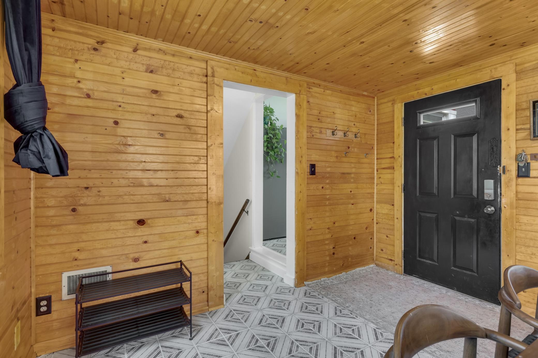 11b Sunroom 1.jpg