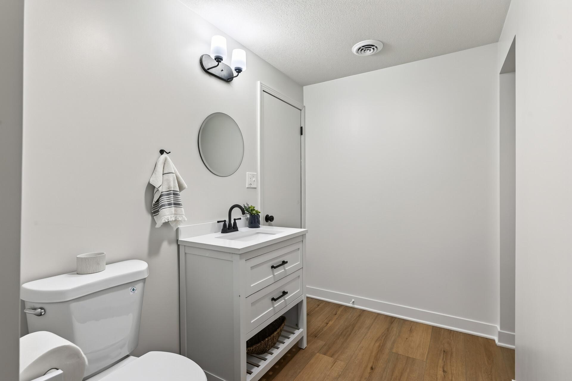 37_10630_Borman_Ave37_mls.jpg