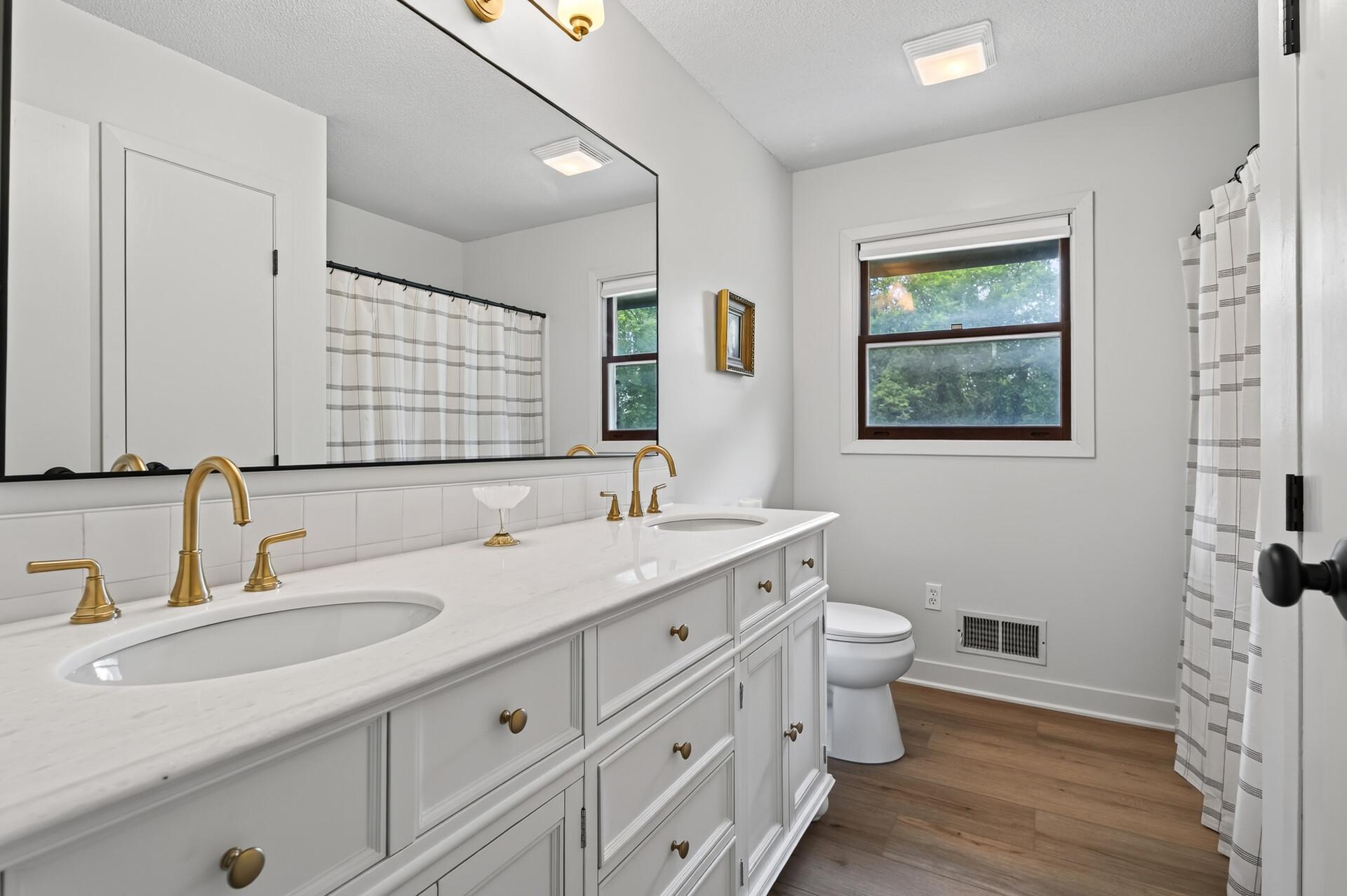 23_10630_Borman_Ave23_mls.jpg