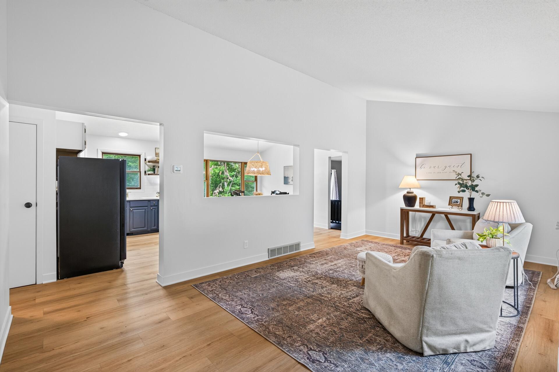 07_10630_Borman_Ave7_mls.jpg