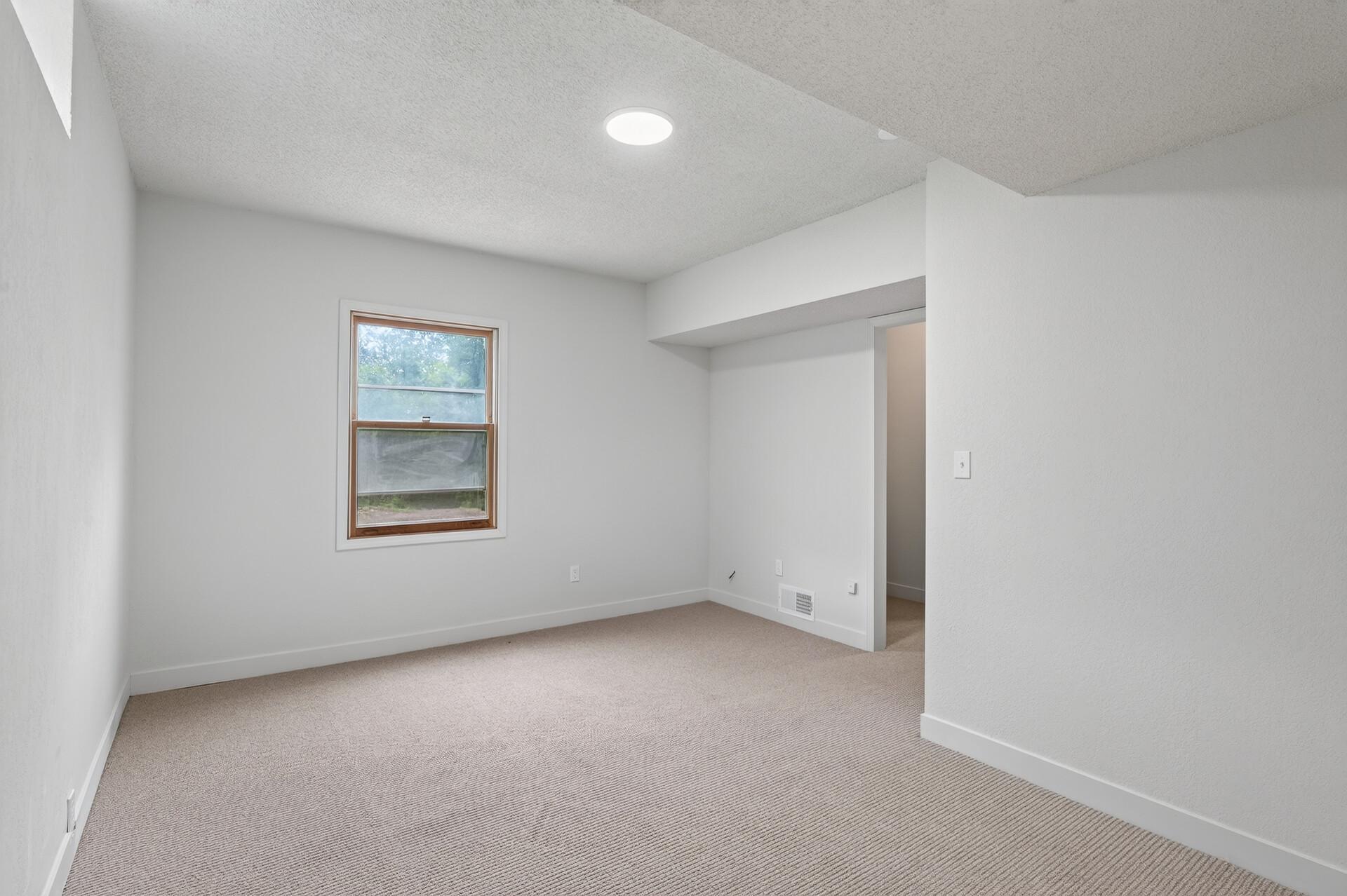 35_10630_Borman_Ave35_mls.jpg