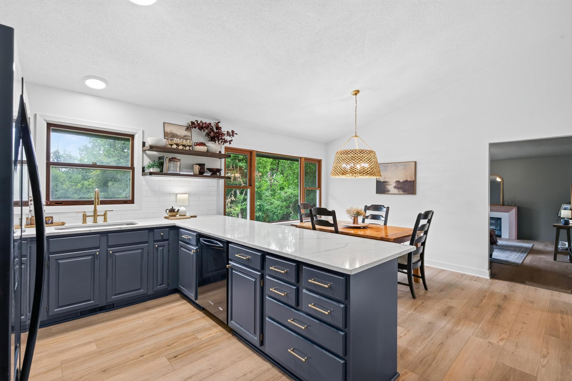 08_10630_Borman_Ave8_mls.jpg