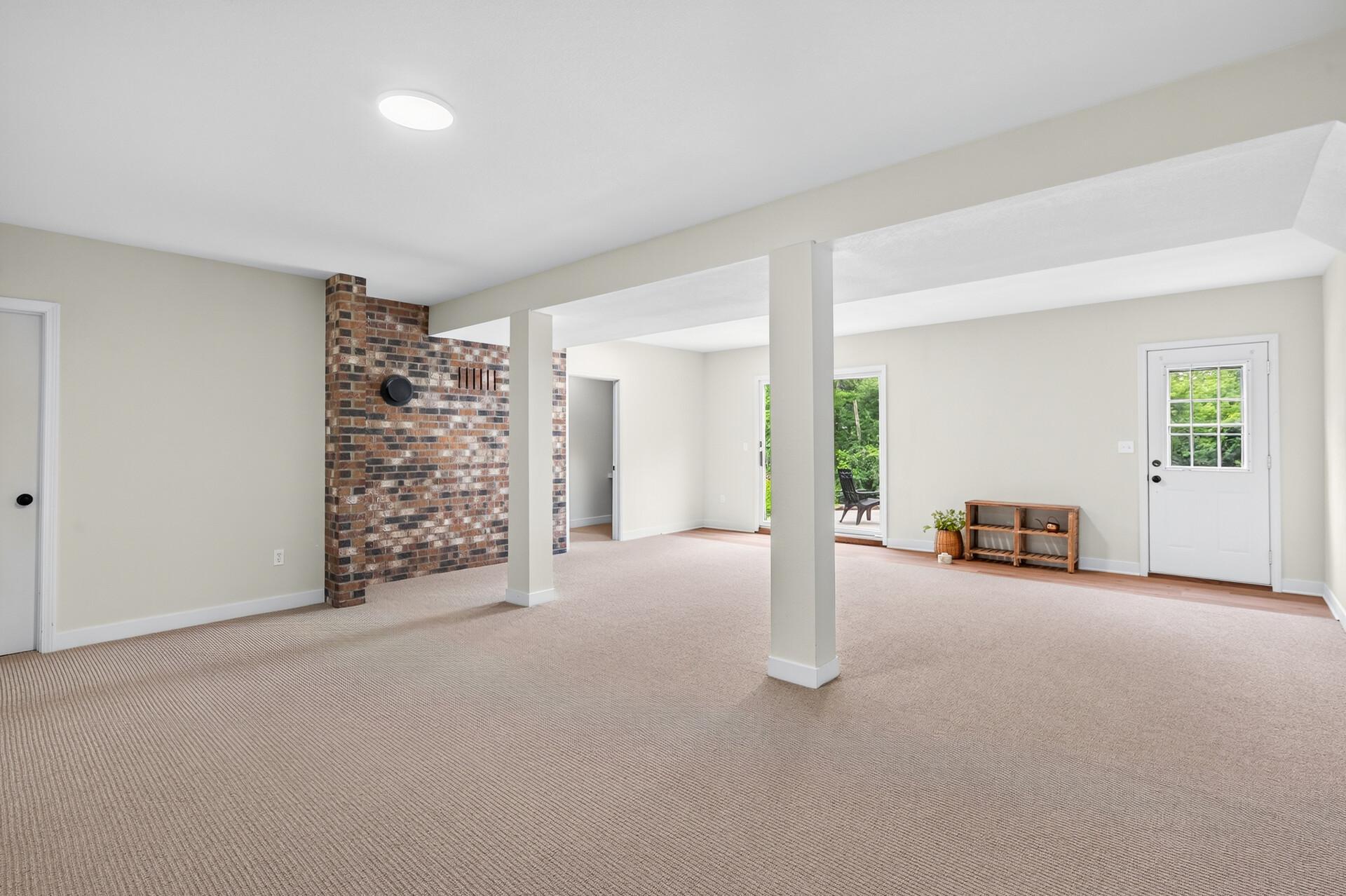 30_10630_Borman_Ave30_mls.jpg