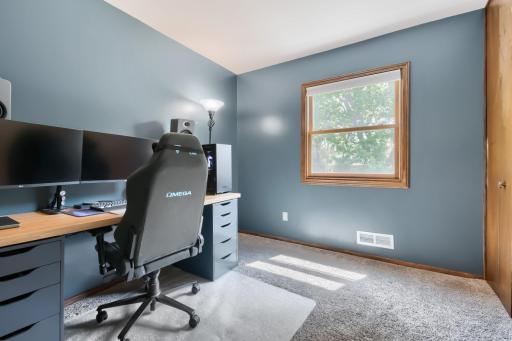 10439 Thrush St Nw - Web Quality - 019 - 11 Office.jpg