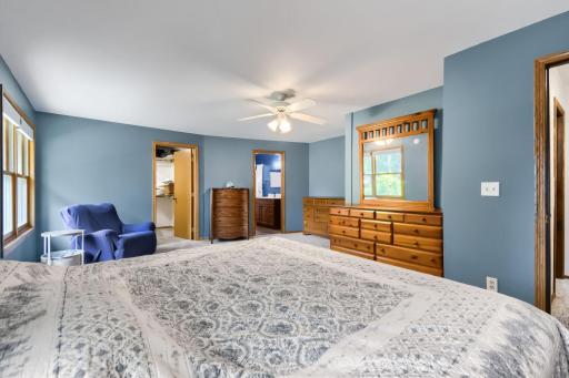 10439 Thrush St Nw - Web Quality - 029 - 21 Primary Bathroom.jpg