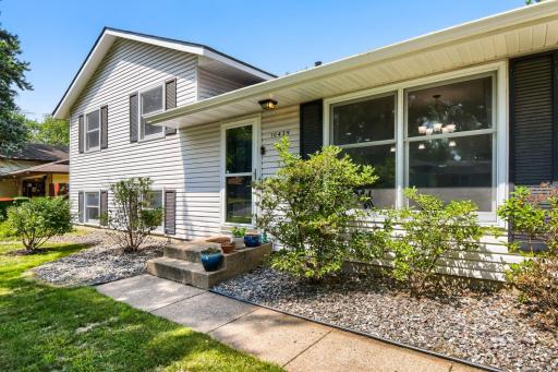 10439 Thrush St Nw - Web Quality - 003 - 01 Exterior Front.jpg