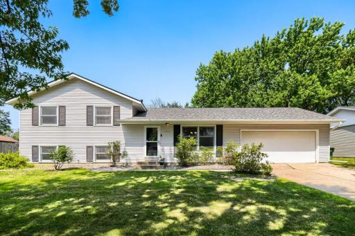 10439 Thrush St Nw - Web Quality - 005 - 02 Exterior Front.jpg