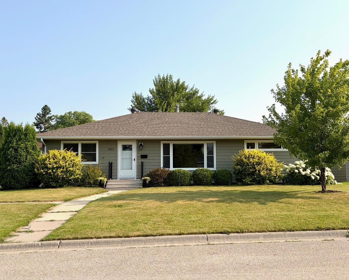 301 2nd Street NE, Roseau, MN 56751
