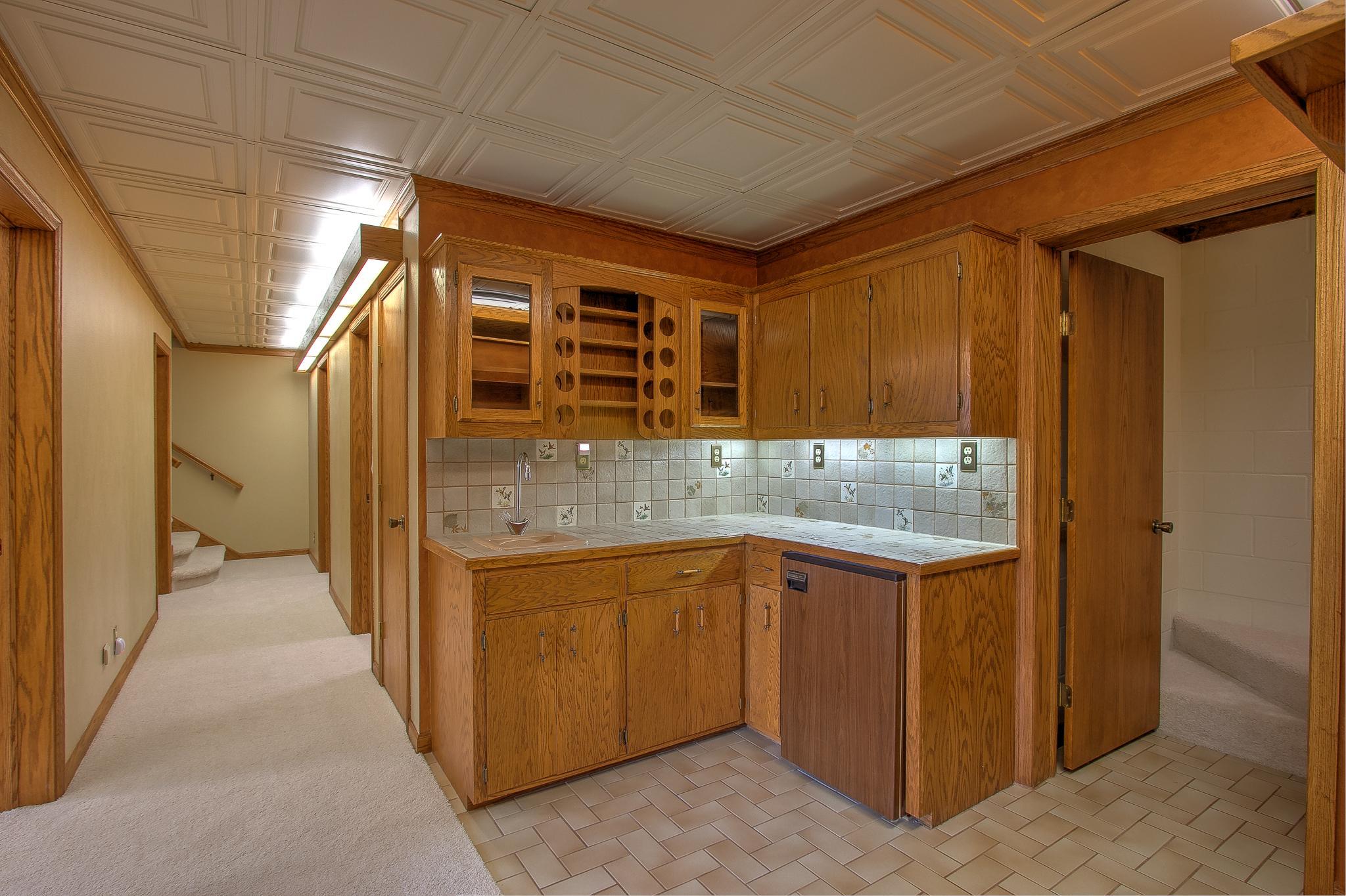 LL wet bar!
