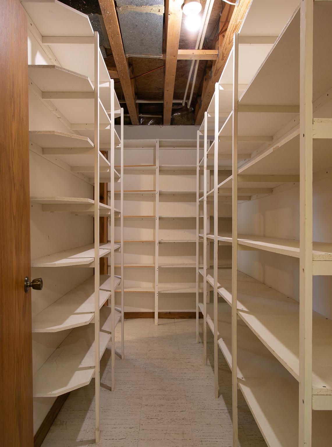 Walk thru closet
