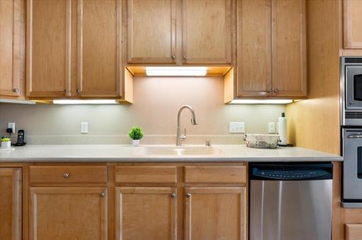 1940 Fulham Street, 207, Roseville, MN 55113