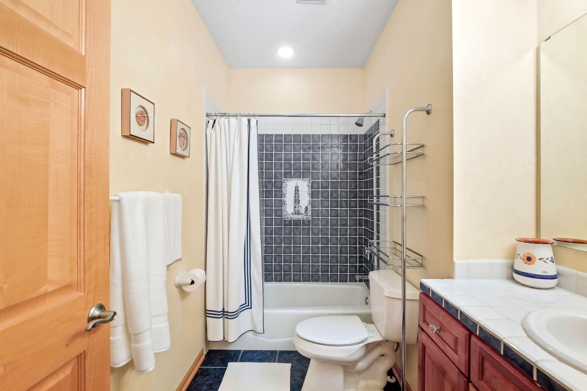 37-web-or-mls-14802-Margaret-Pl-37.jpg