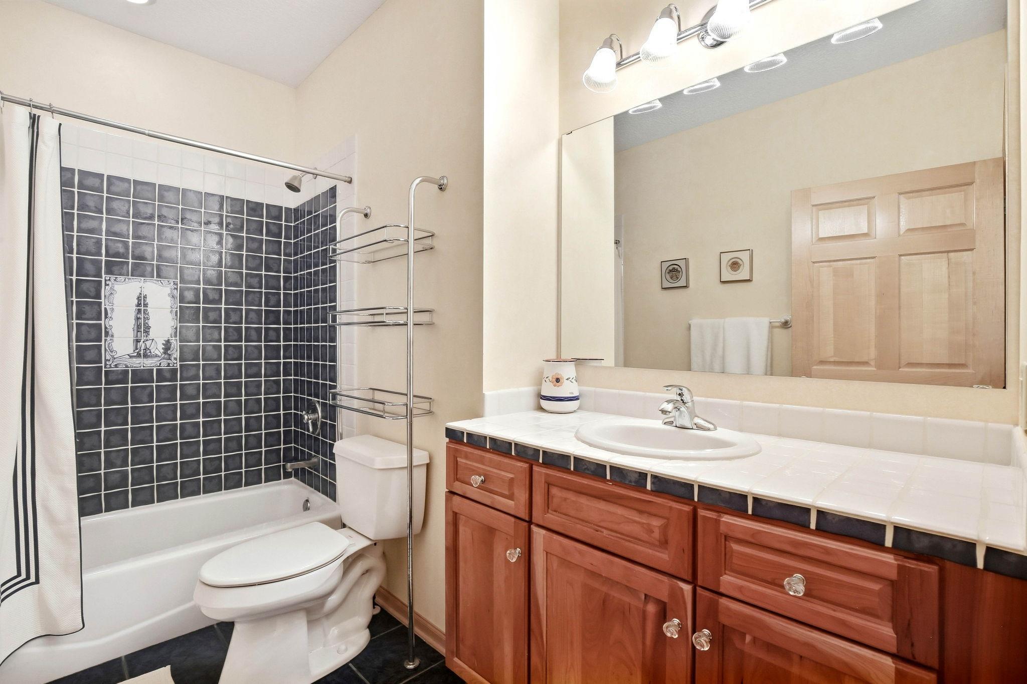 36-web-or-mls-14802-Margaret-Pl-36.jpg