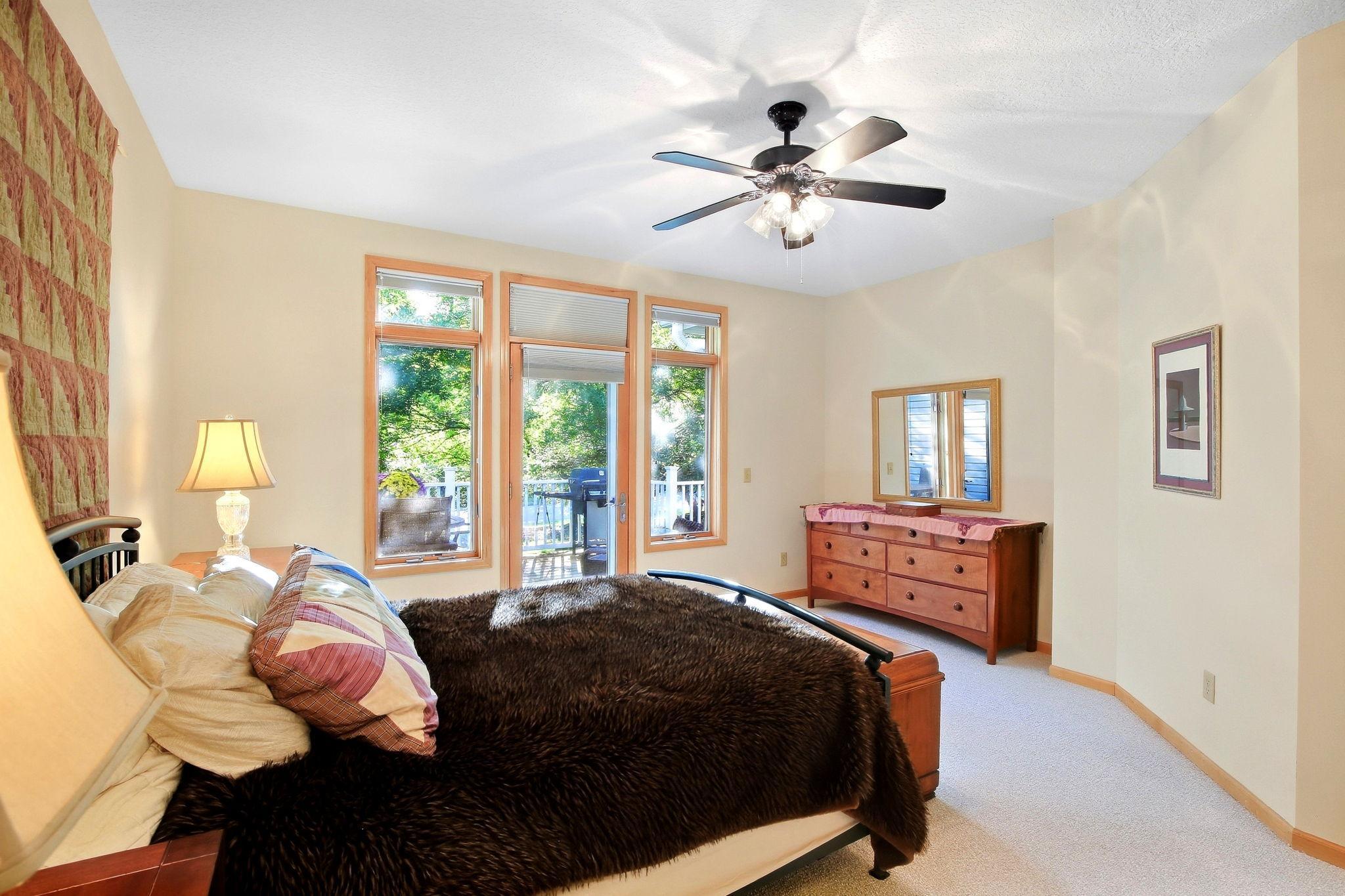 25-web-or-mls-14802-Margaret-Pl-25.jpg