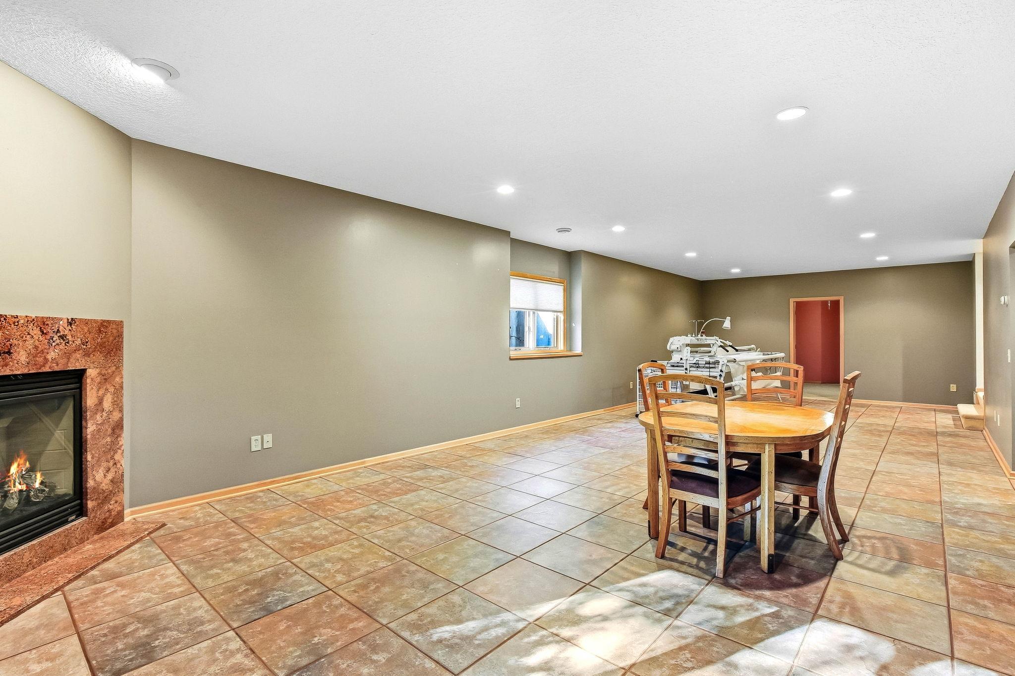 50-web-or-mls-14802-Margaret-Pl-50.jpg
