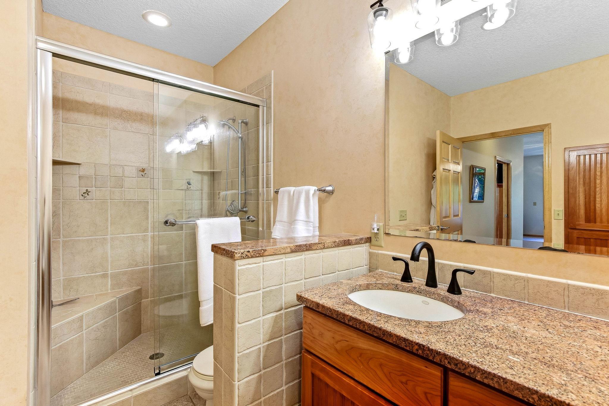 31-web-or-mls-14802-Margaret-Pl-31.jpg