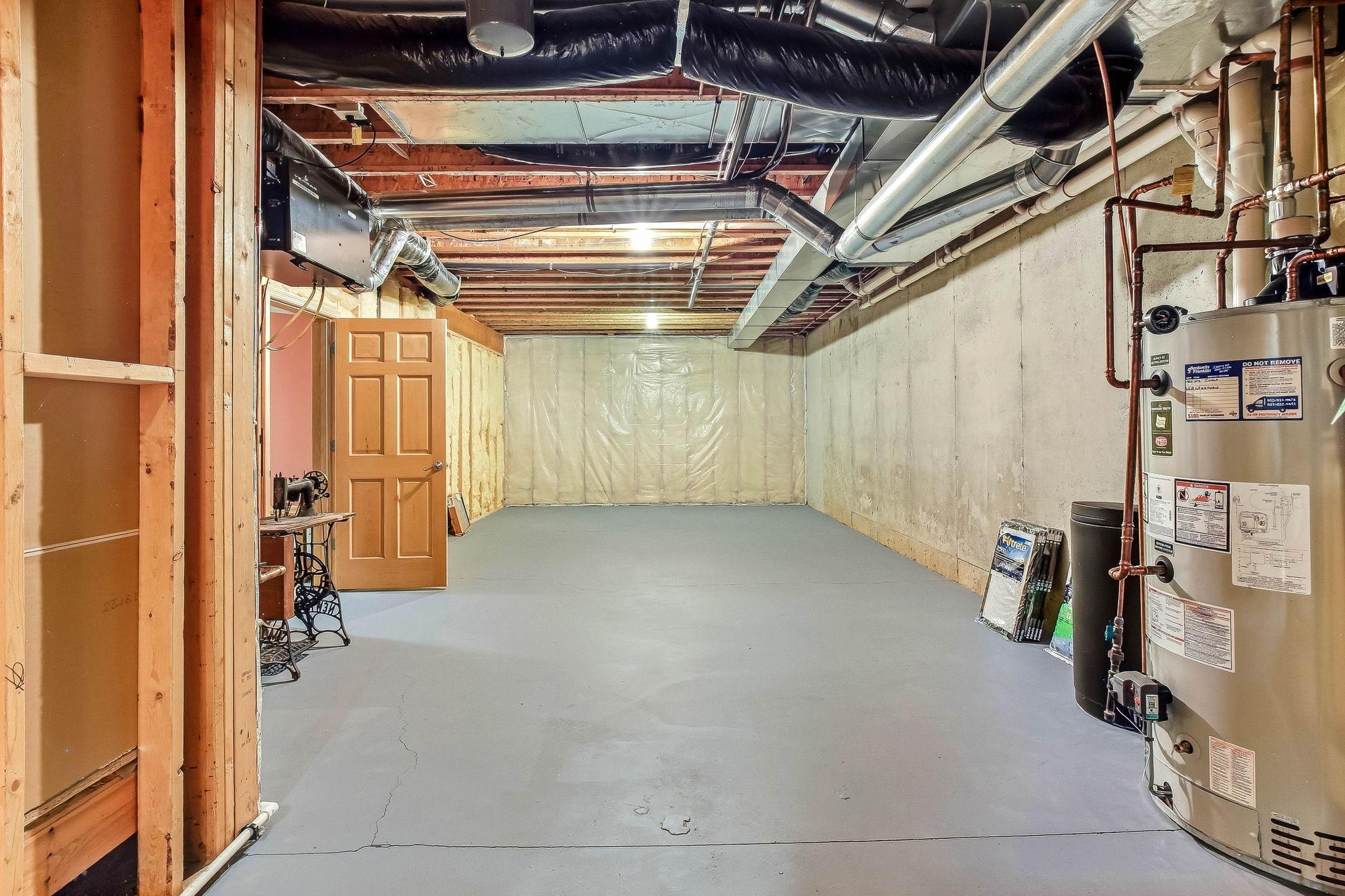 60-web-or-mls-14802-Margaret-Pl-60.jpg