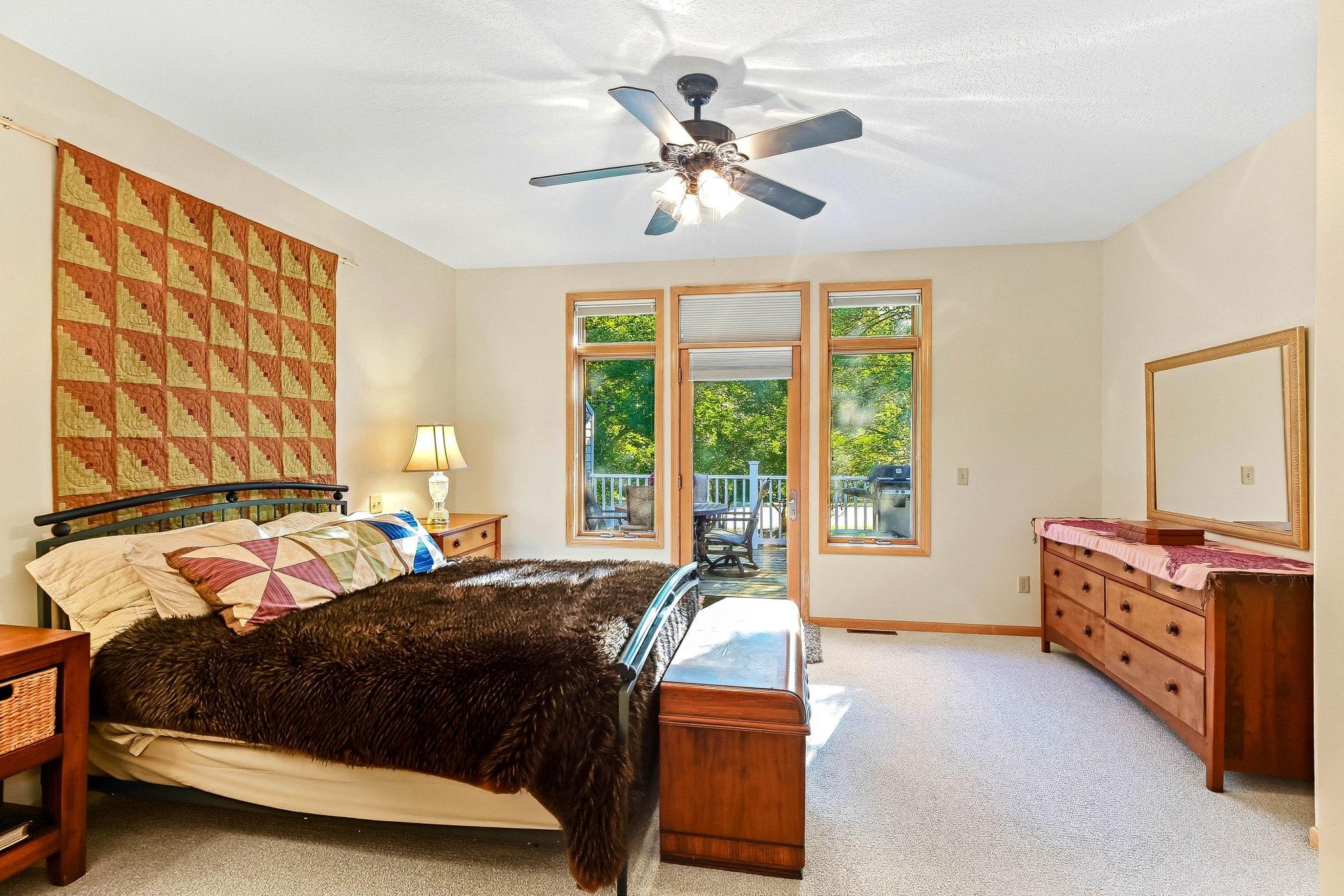 24-web-or-mls-14802-Margaret-Pl-24.jpg