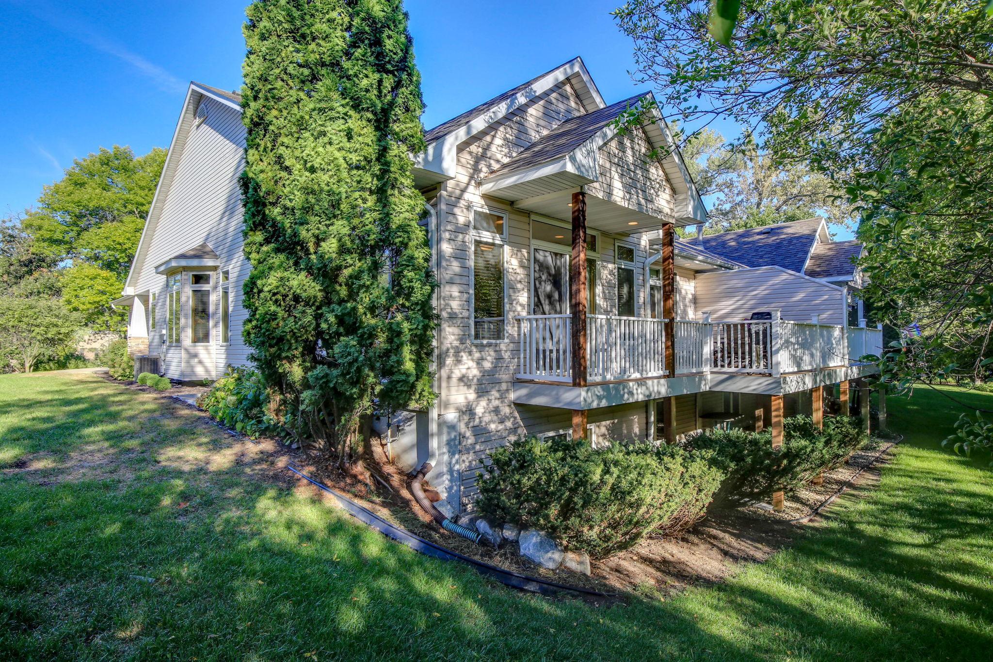 69-web-or-mls-14802-Margaret-Pl-69.jpg