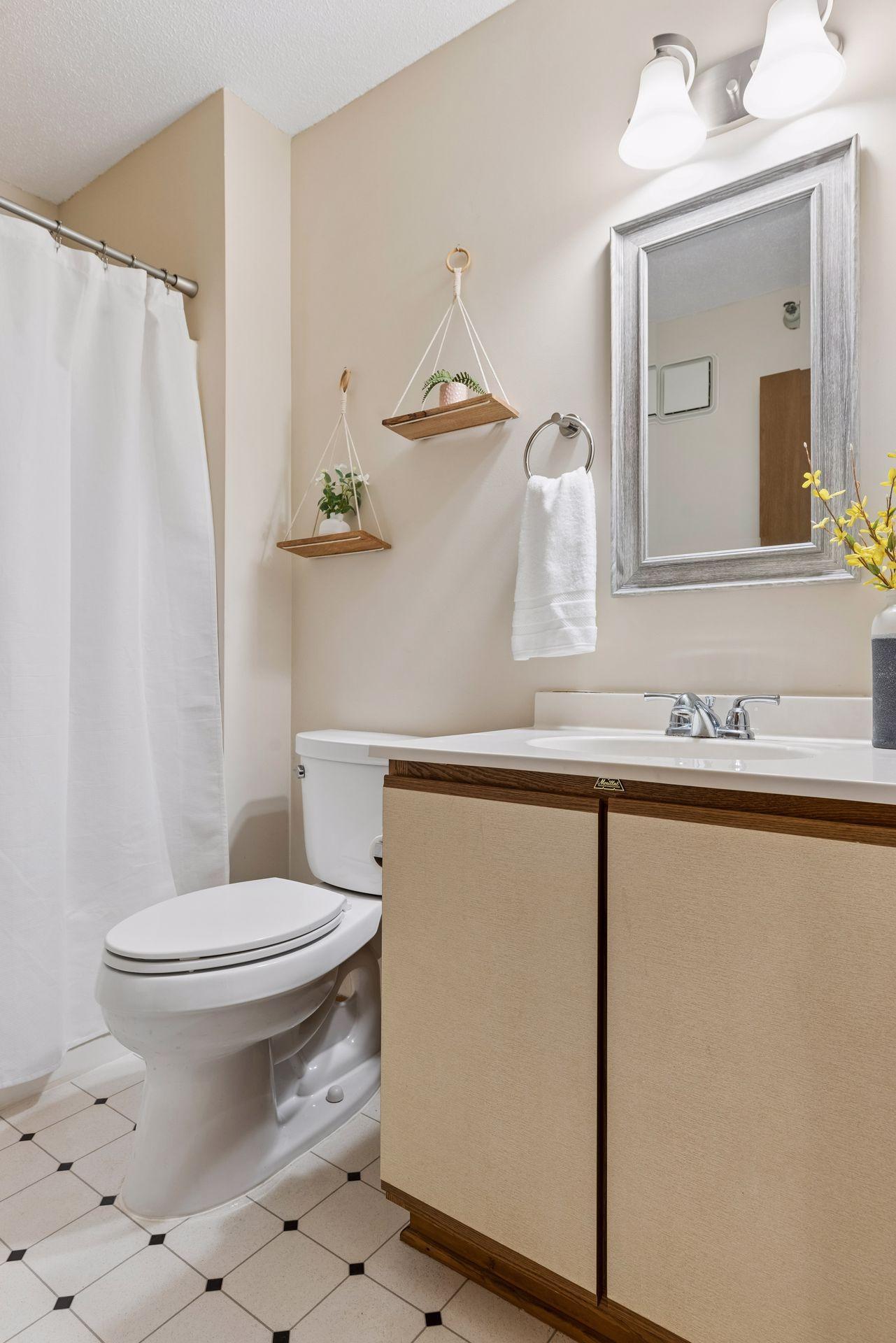 4151 Boone Avenue North - Bathroom one 0021.jpg
