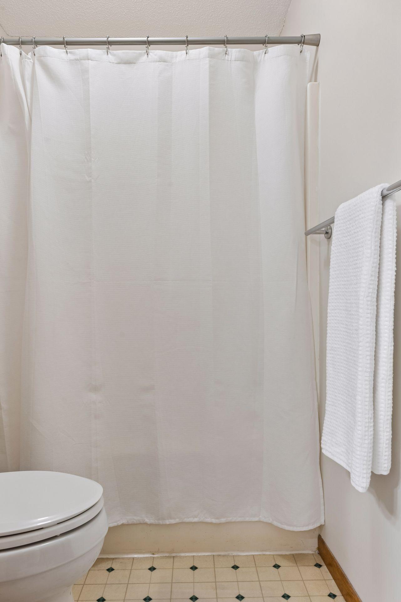 4151 Boone Avenue North - Bathroom two - 0026.jpg